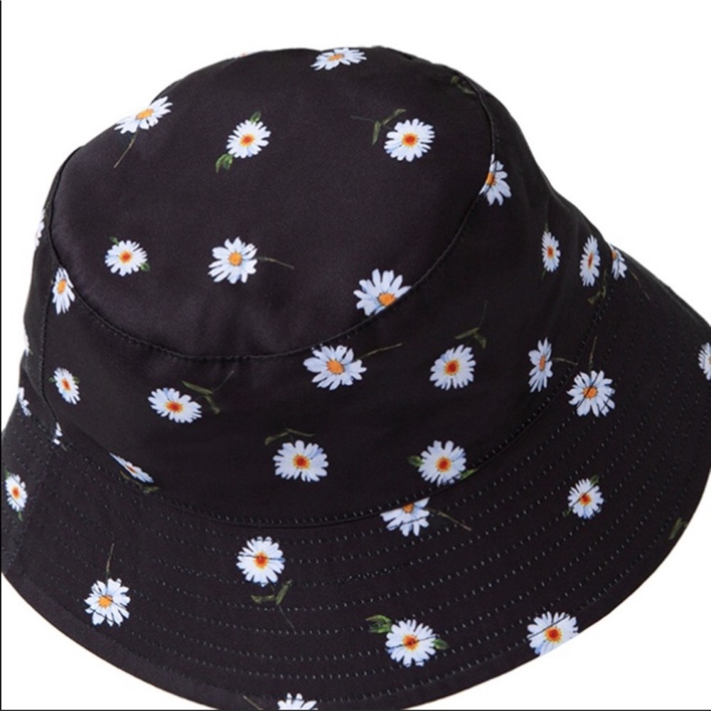 Alice + Olivia Reversible Bucket Hat